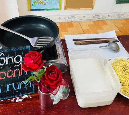 Cô Trò Chiên Bánh 