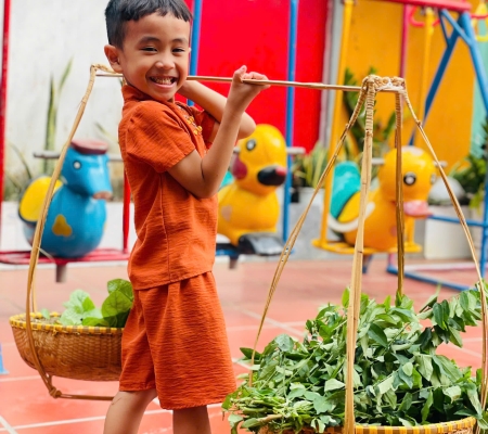 Hoạt Động Trải Nghiệm: Nhặt Rau Nấu Canh 