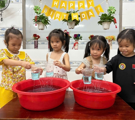 Thí Nghiệm: Cơn Mưa Mùa Hè