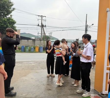 Hoạt Động Trải Nghiệm: Giao Lưu Với Người Bản Xứ