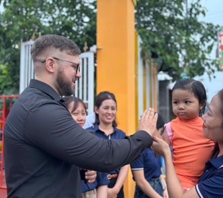 Hoạt Động Trải Nghiệm: Giao Lưu Với Người Bản Xứ